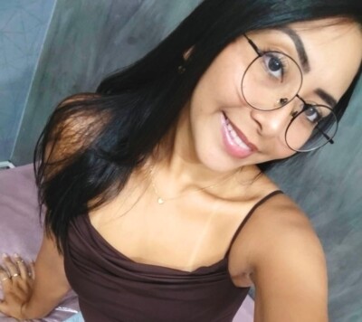 Micropigmentação, Limpeza de pele,Ventosaterapia, Massagem com bambu, Massagem com velas, Massagem com pedras quentes, Massagem relaxante, Massagem desportiva.