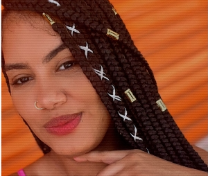 Terapias: Drenagem linfática, Massagem modeladora, Massagem sueca, Massagem com bambu, Candle Massage, Ventosaterapia.