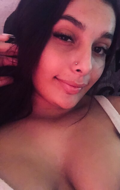 Terapias: Drenagem linfática, Massagem modeladora, Massagem sueca, Massagem com bambu, Candle Massage, Ventosaterapia.